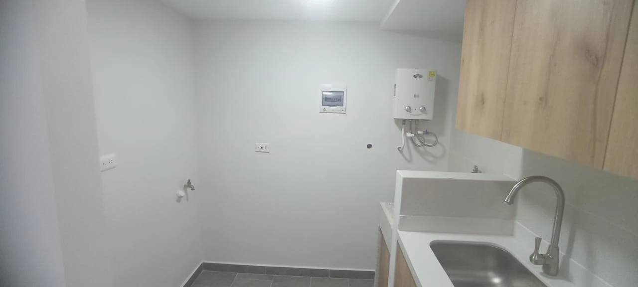 se arrienda apartamento en sector madera