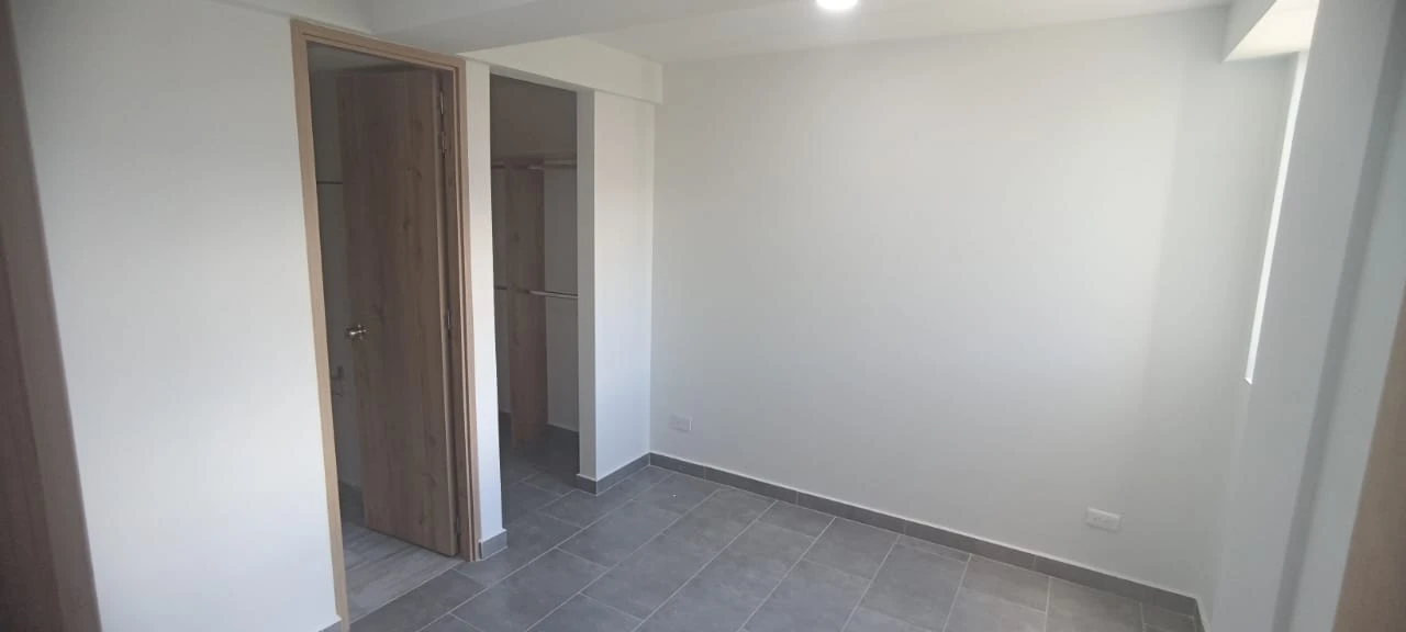 se arrienda apartamento en sector madera