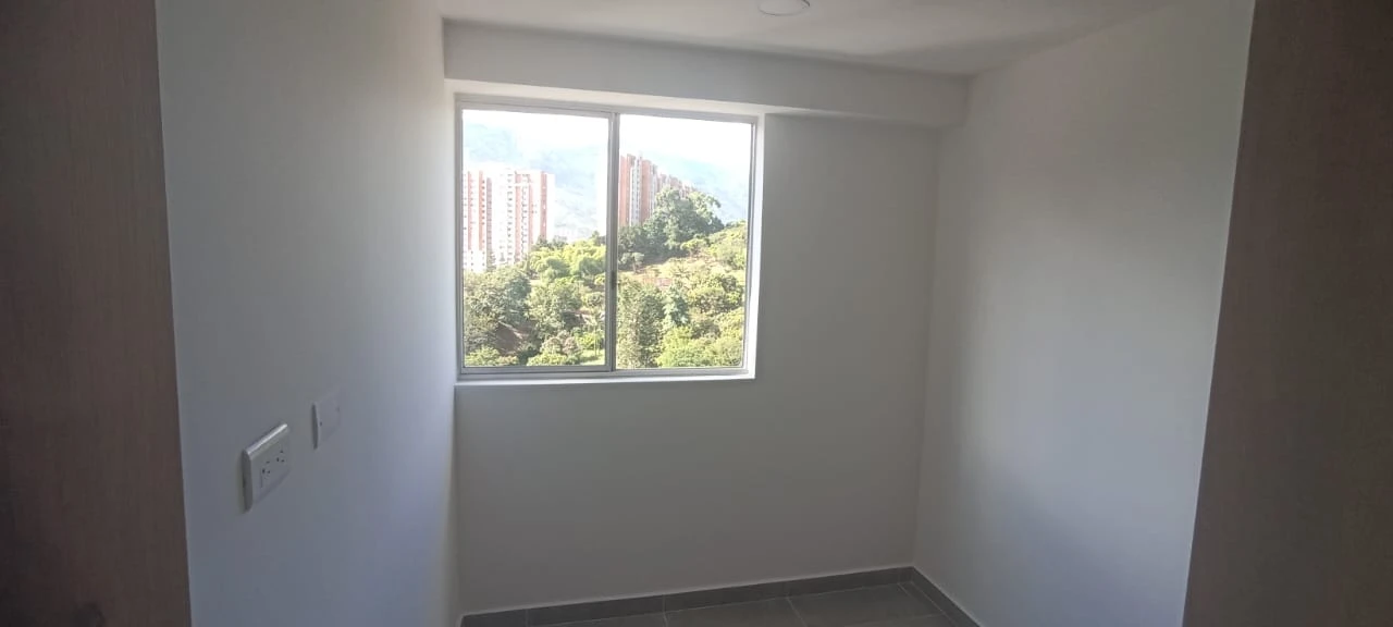 se arrienda apartamento en sector madera