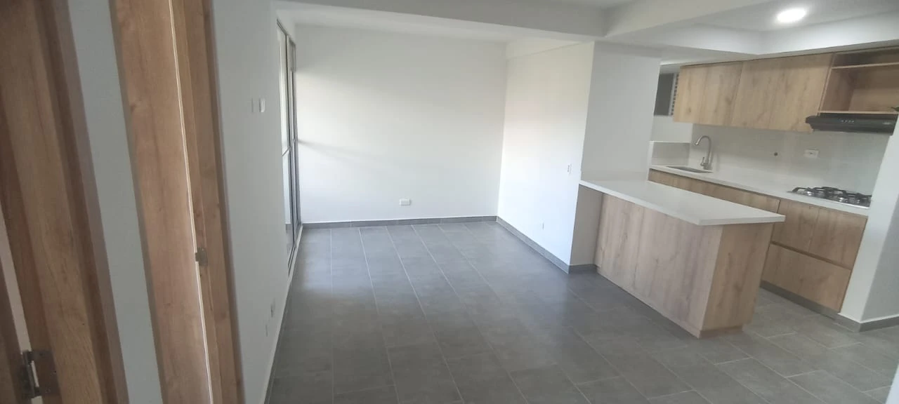 se arrienda apartamento en sector madera