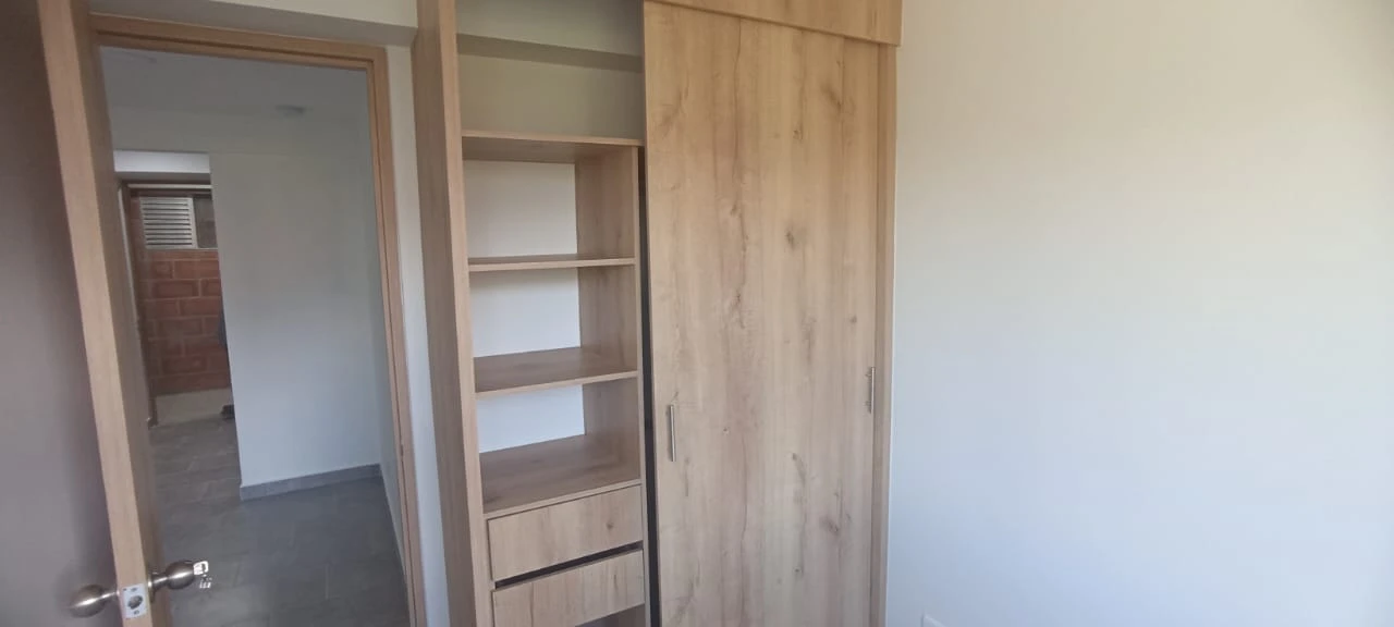 se arrienda apartamento en sector madera