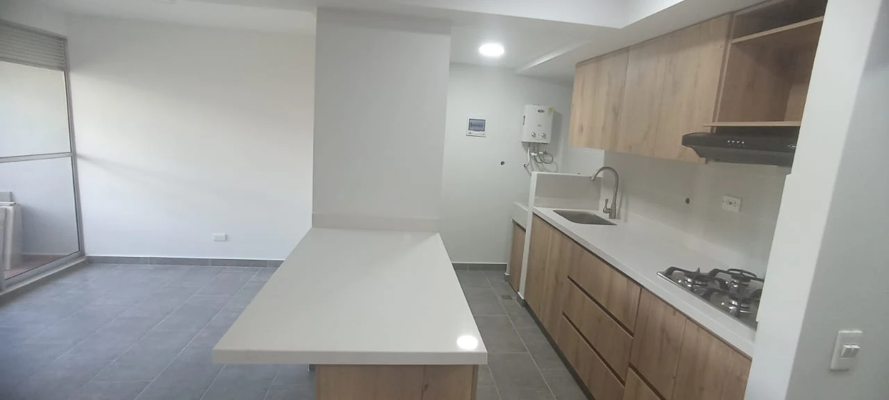 se arrienda apartamento en sector madera