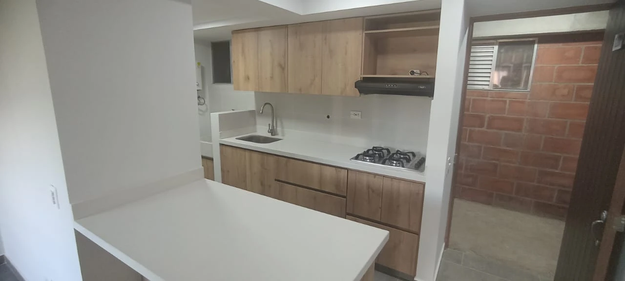 se arrienda apartamento en sector madera