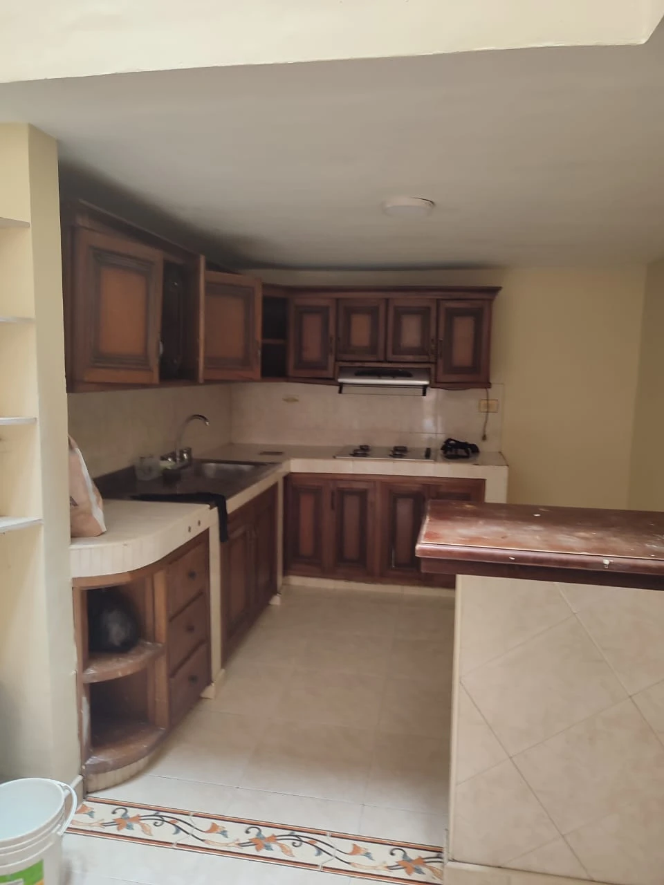 se arrienda casa en Gratamira 