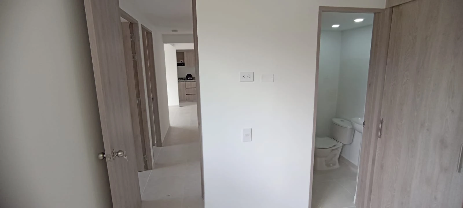 se arrienda apartamento en colinas de bucaros