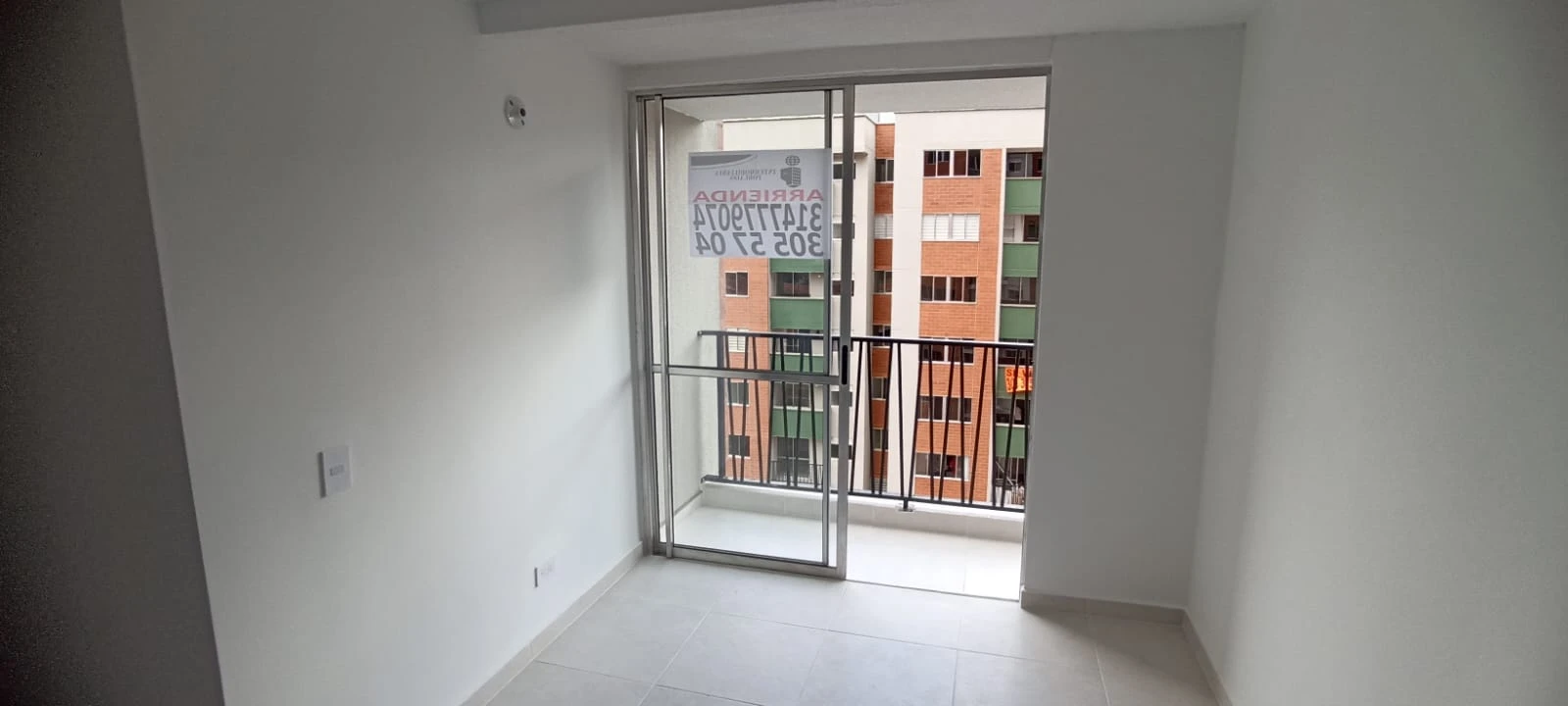 se arrienda apartamento en colinas de bucaros