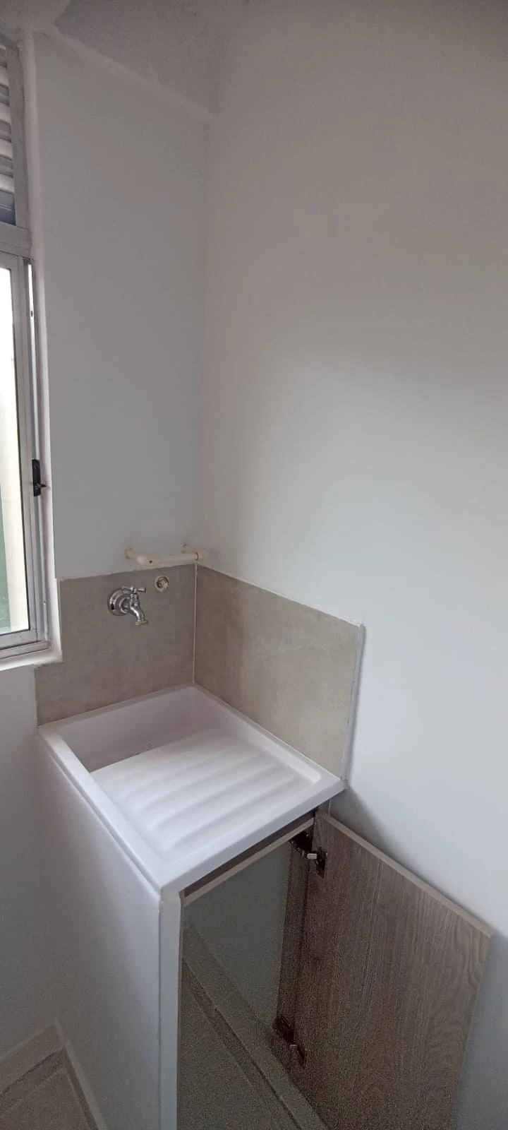 se arrienda apartamento en colinas de bucaros