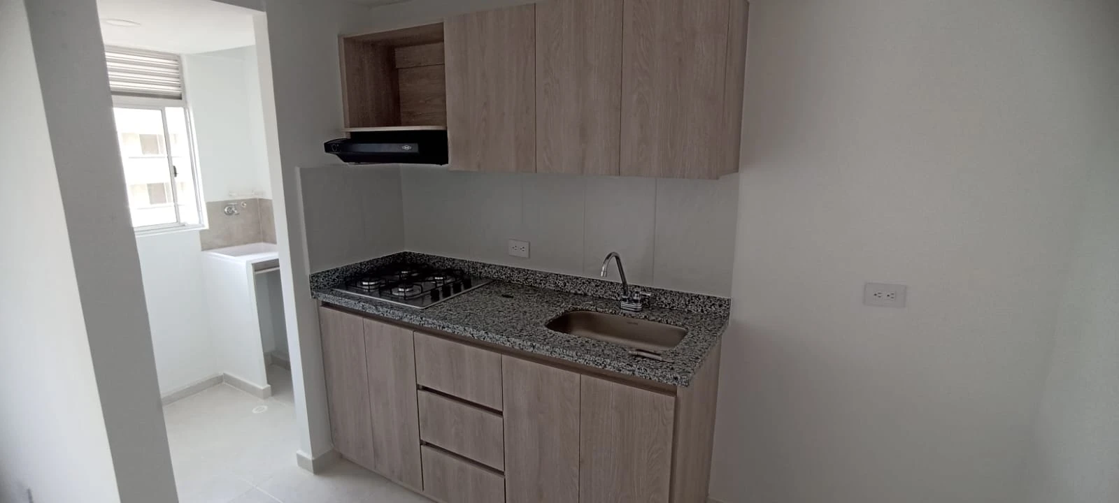 se arrienda apartamento en colinas de bucaros