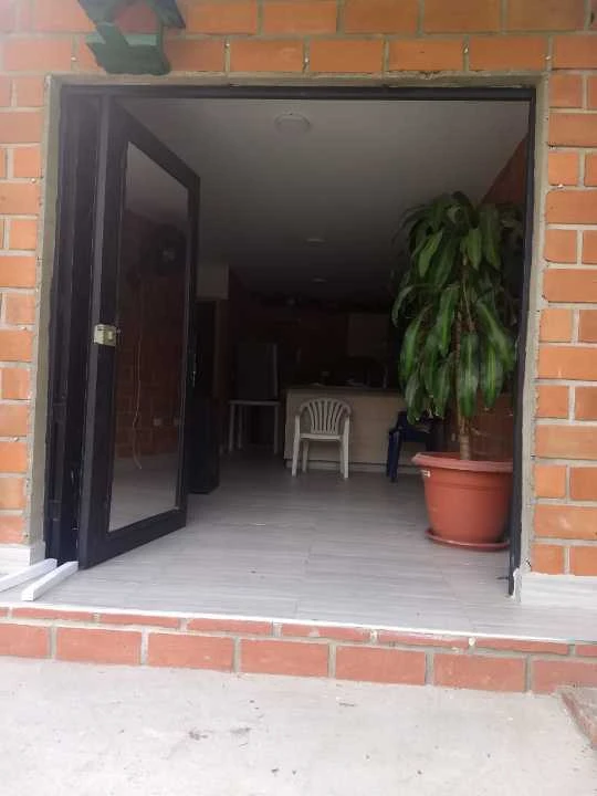 Se arrienda casa campestre en sector barbosa