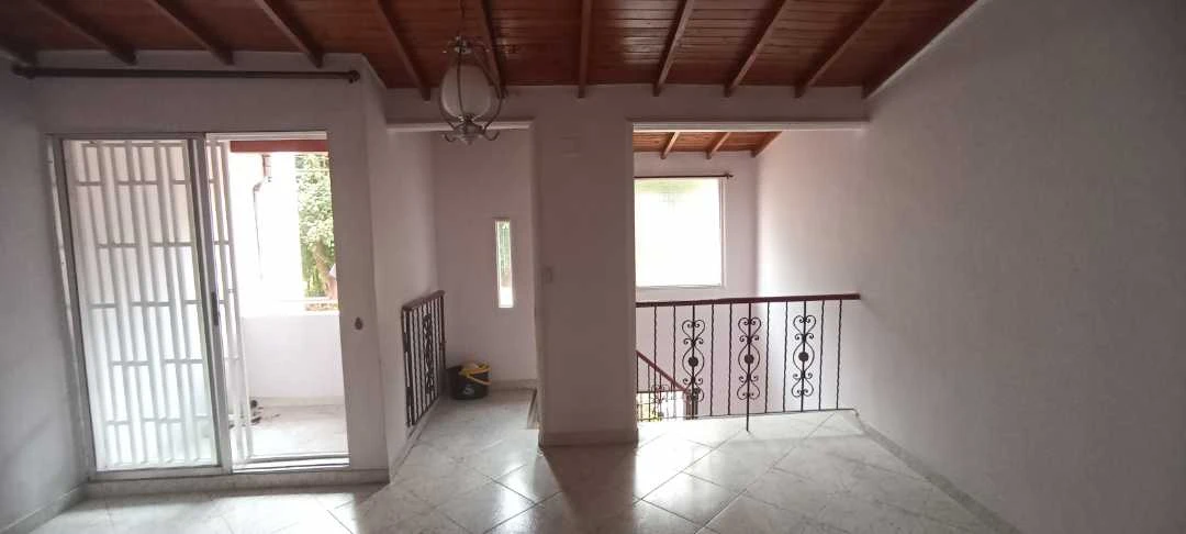 Casa en arriendo en sector cabañitas cerca al colegio San buenaventura
