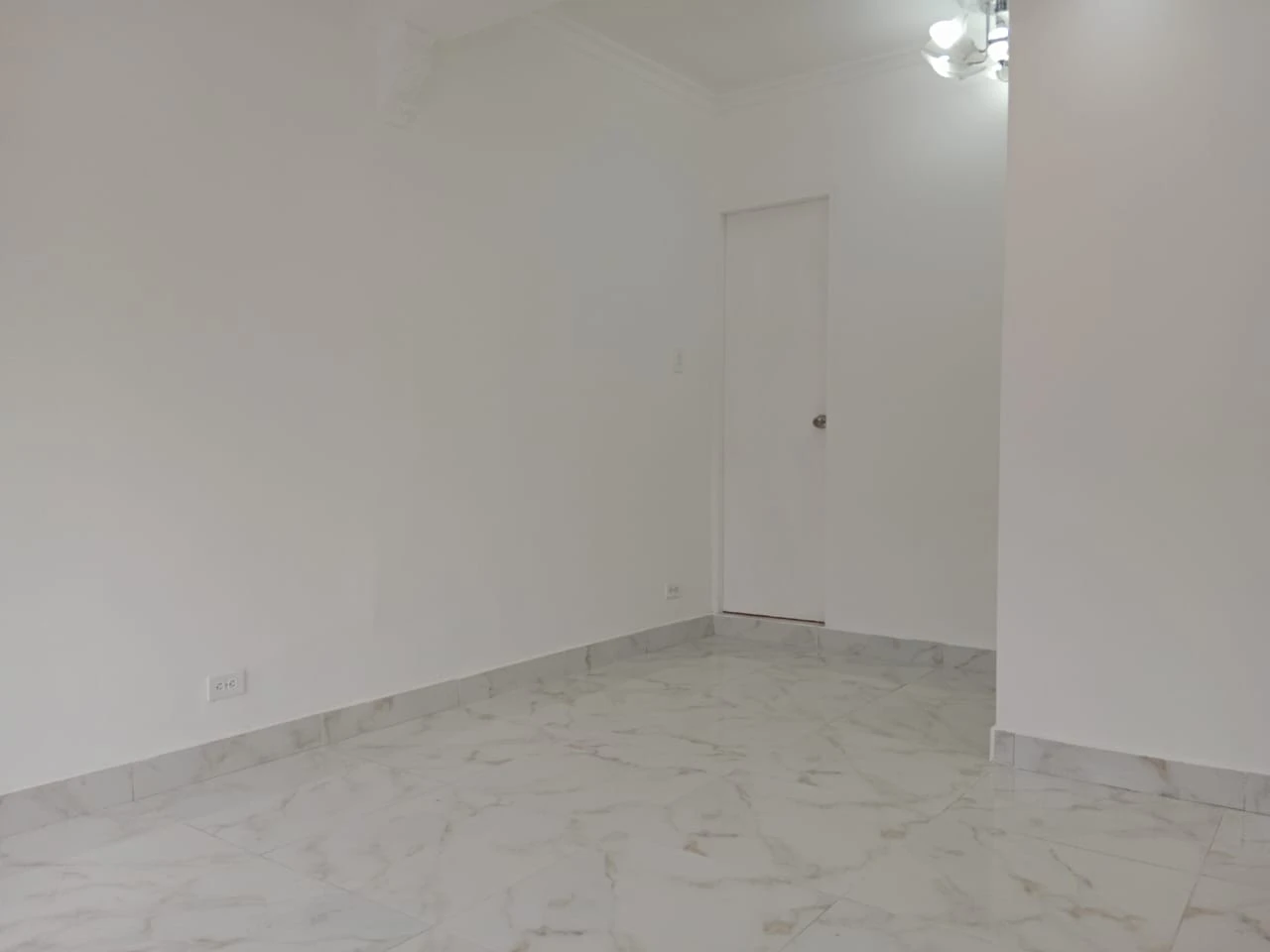 ARRIENDO LOCAL COMERCIAL BELÉN LA GLORIA