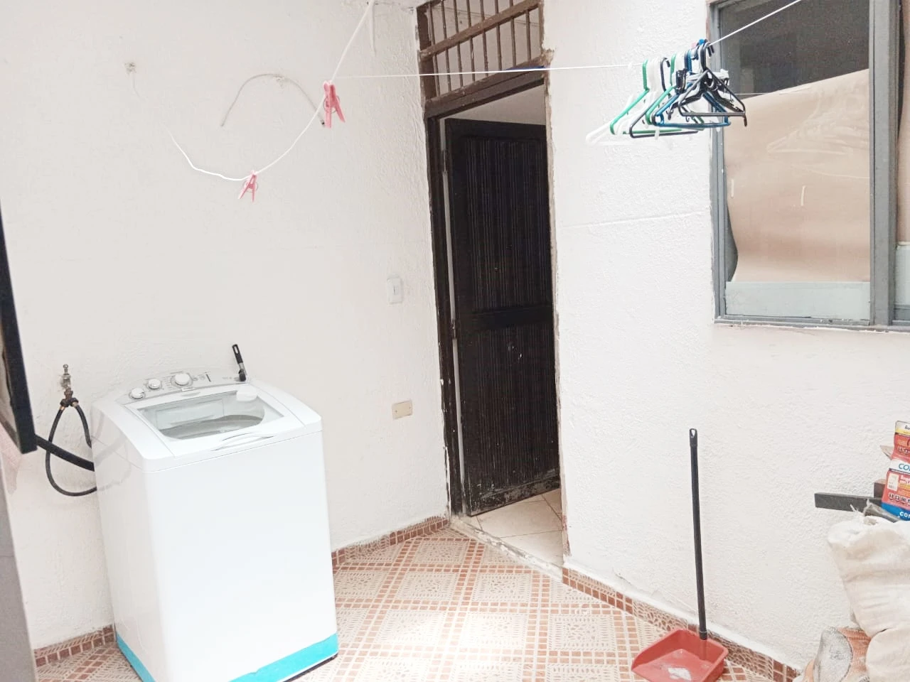 CASA EN VENTA  PARQUE DE LA MILAGROSA