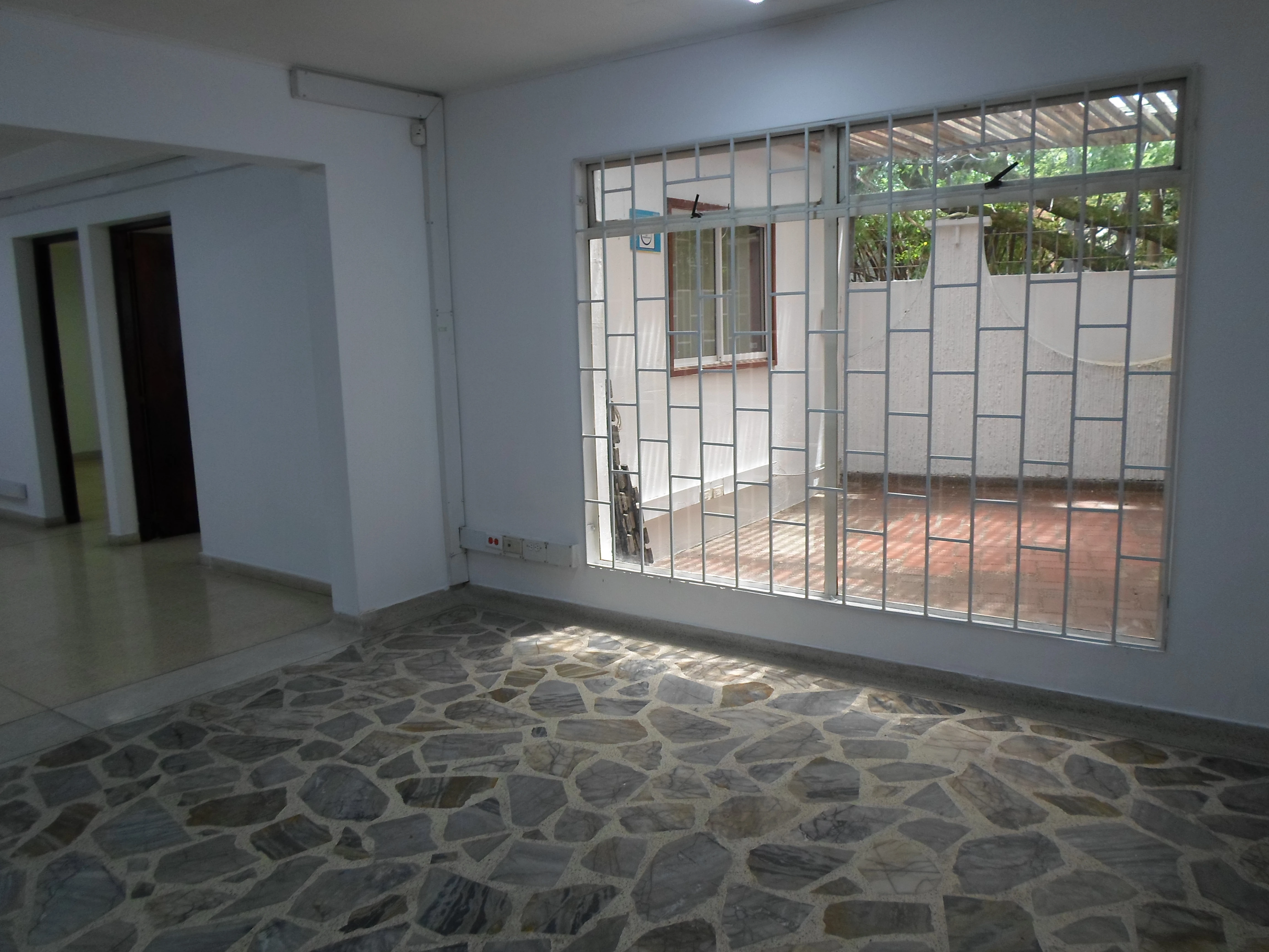 Oficina en arriendo sector Patio Bonito