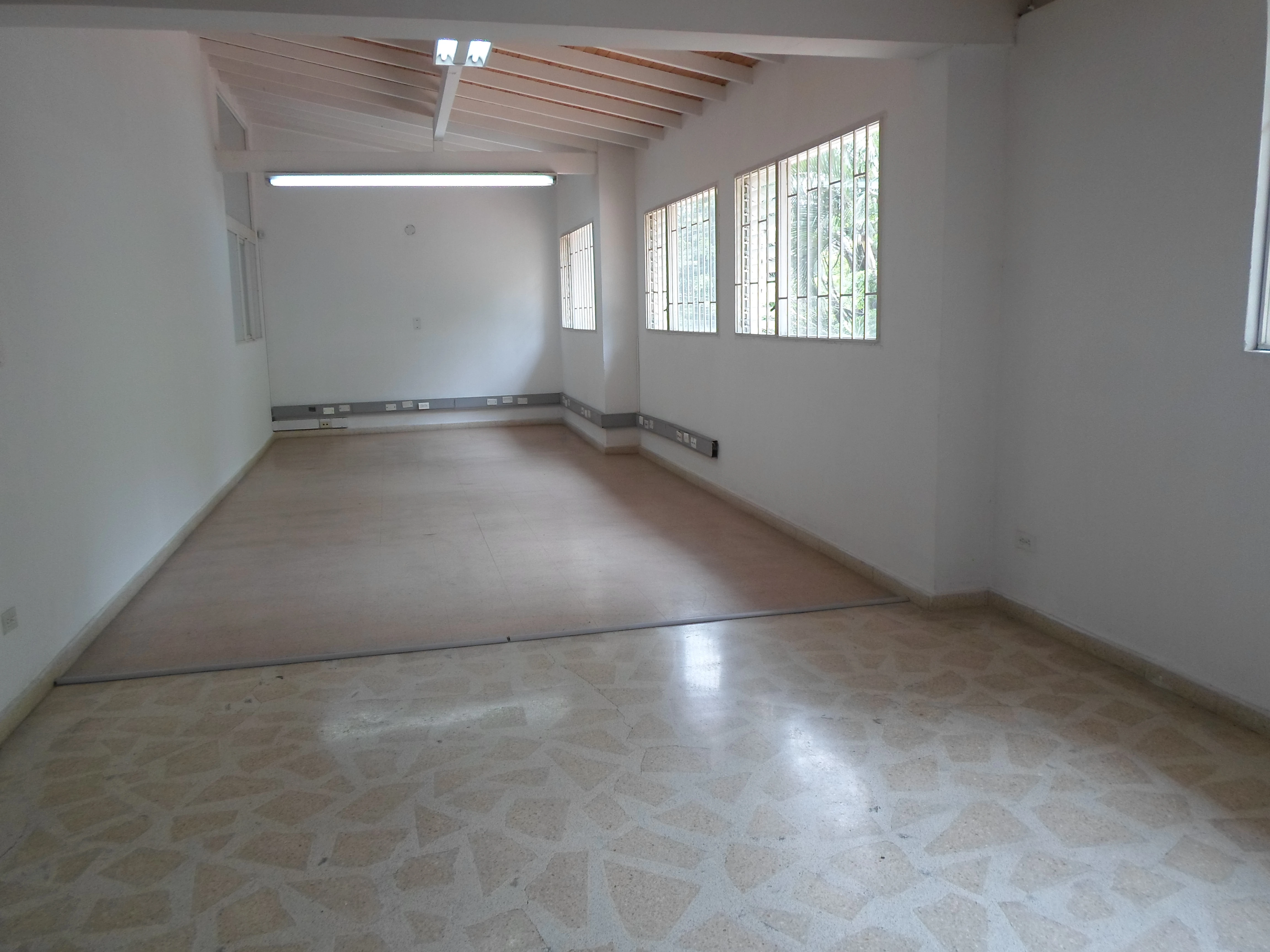 Oficina en arriendo sector Patio Bonito