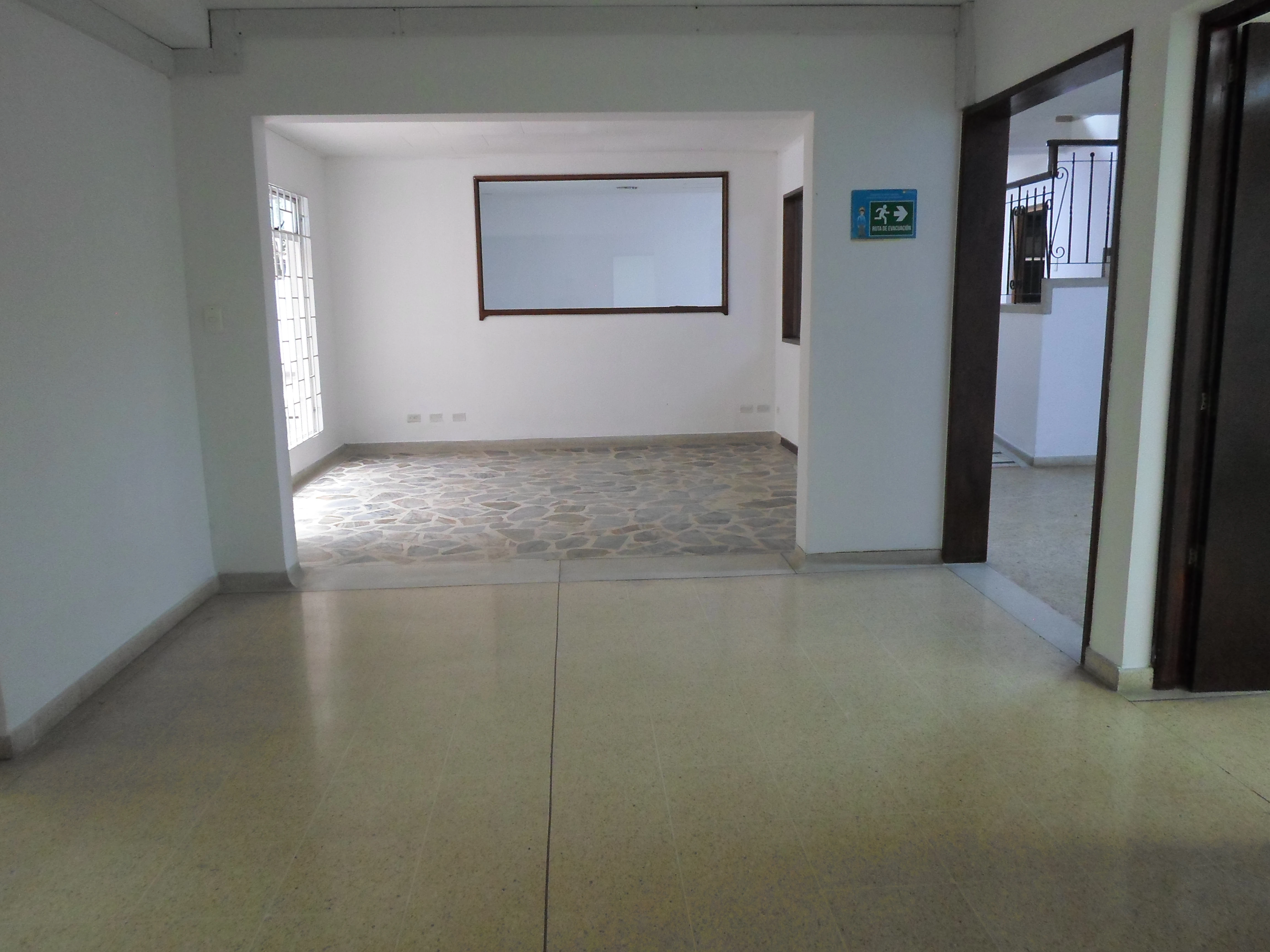 Oficina en arriendo sector Patio Bonito