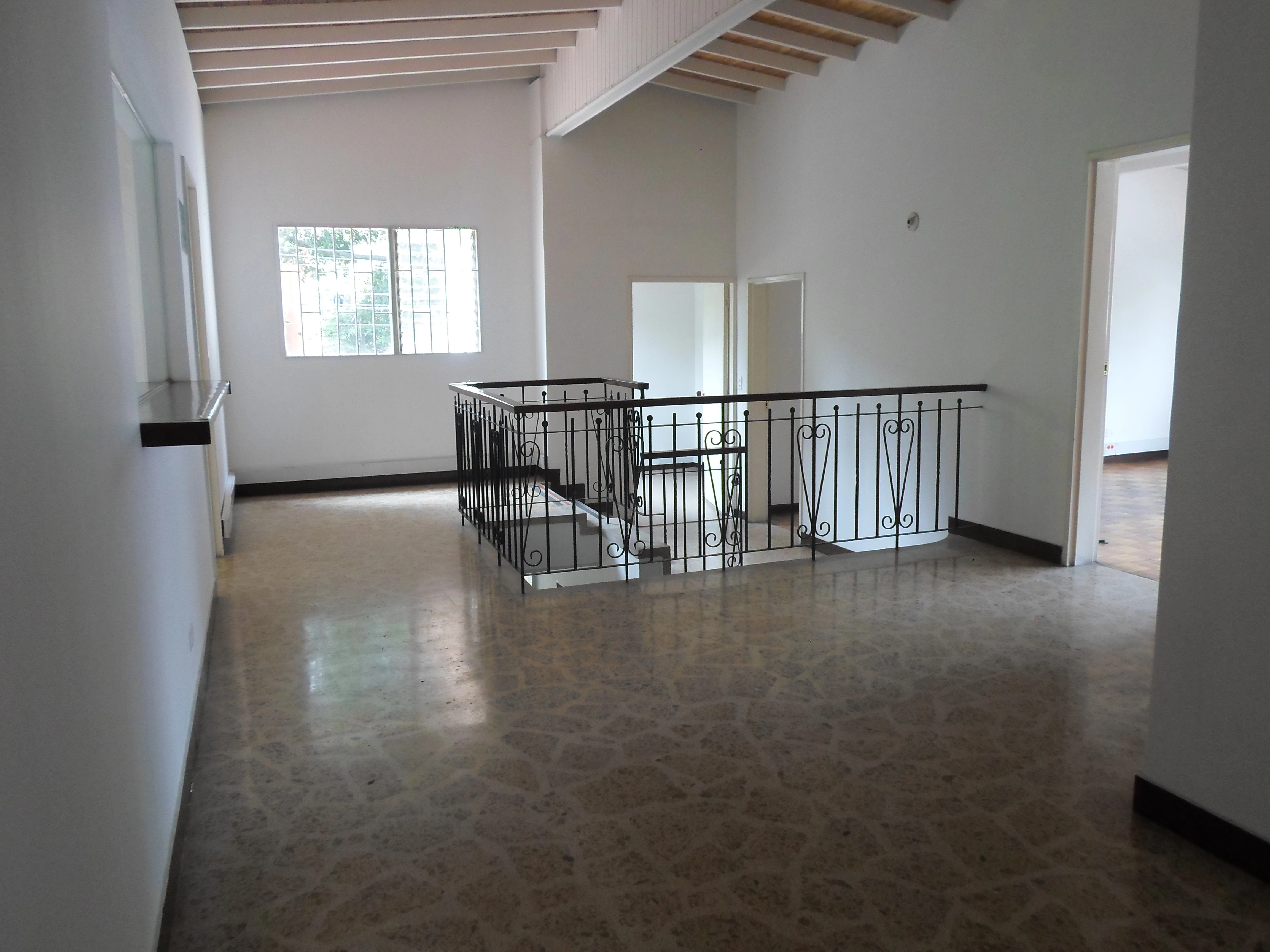 Oficina en arriendo sector Patio Bonito