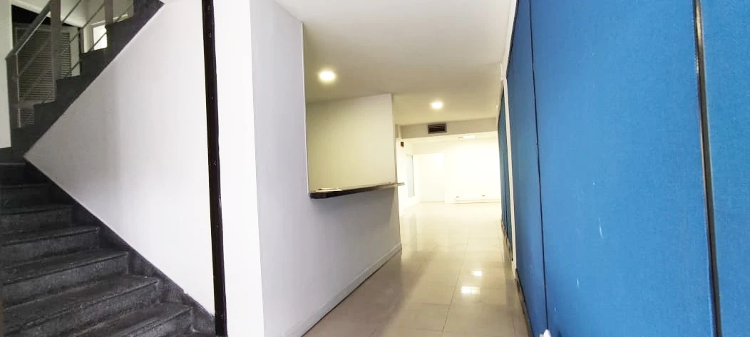 Local comercial la 33