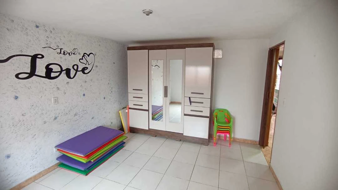 Se vende casa 3 piso diagonal 55 saliendo de puerta del norte