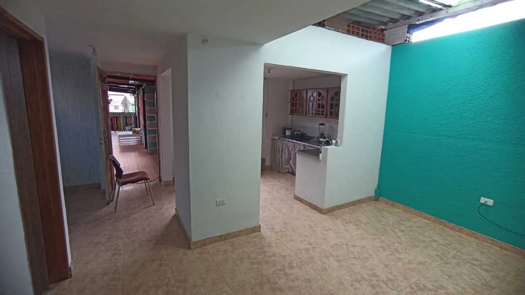 Se vende casa 3 piso diagonal 55 saliendo de puerta del norte
