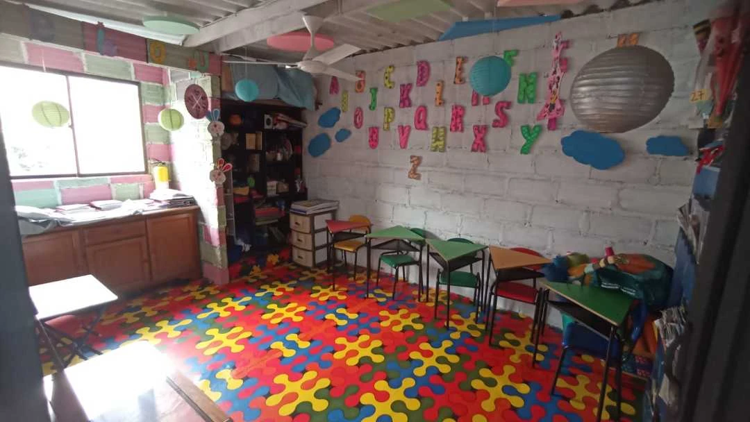 Se vende casa 3 piso diagonal 55 saliendo de puerta del norte