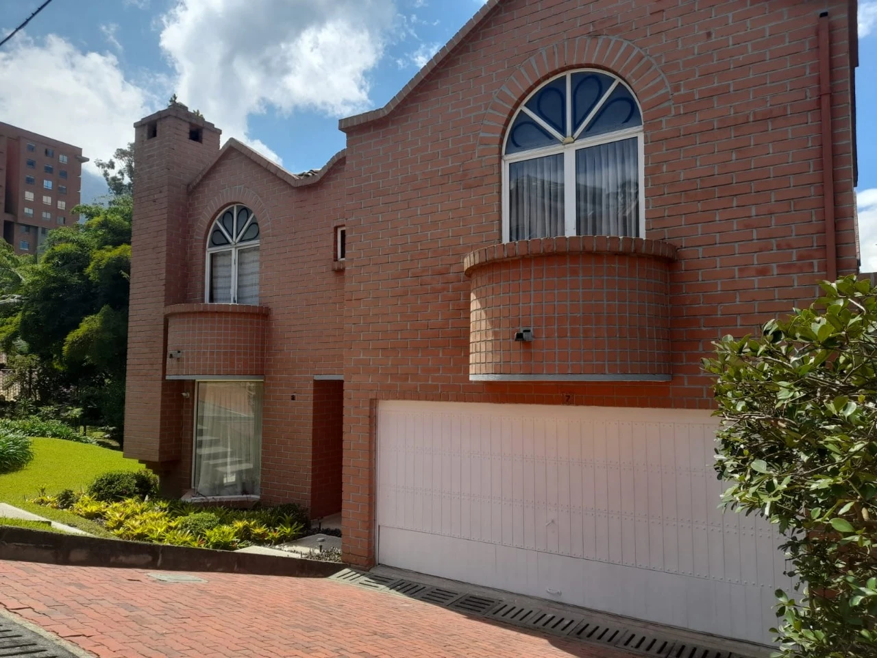 Casa en Arriendo La Sebastiana Envigado