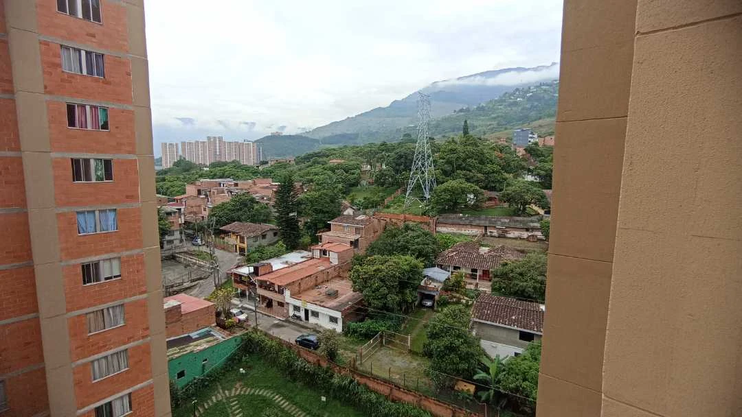 Se vende apto en la unidad arboleda del campo