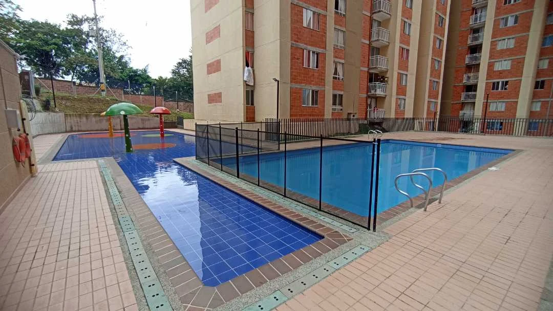 Se vende apto en la unidad arboleda del campo