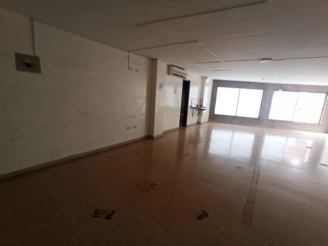 local en  arriendo sector san diego.
