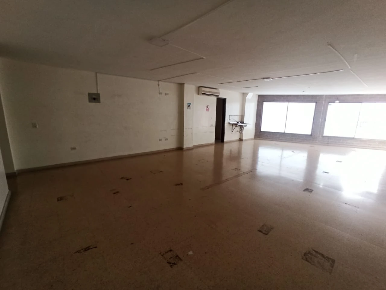 local en  arriendo sector san diego.