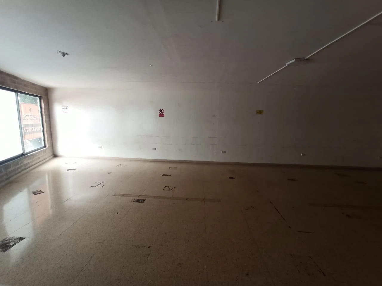 local en  arriendo sector san diego.