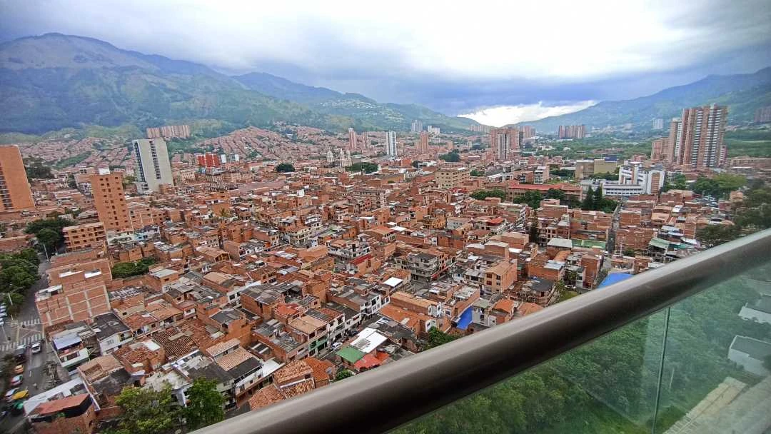Se arrienda apto en sector al centro comercial  fabricato
