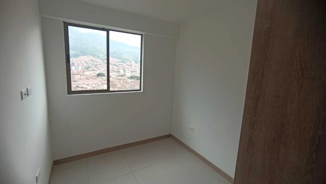 Se arrienda apto en sector al centro comercial  fabricato