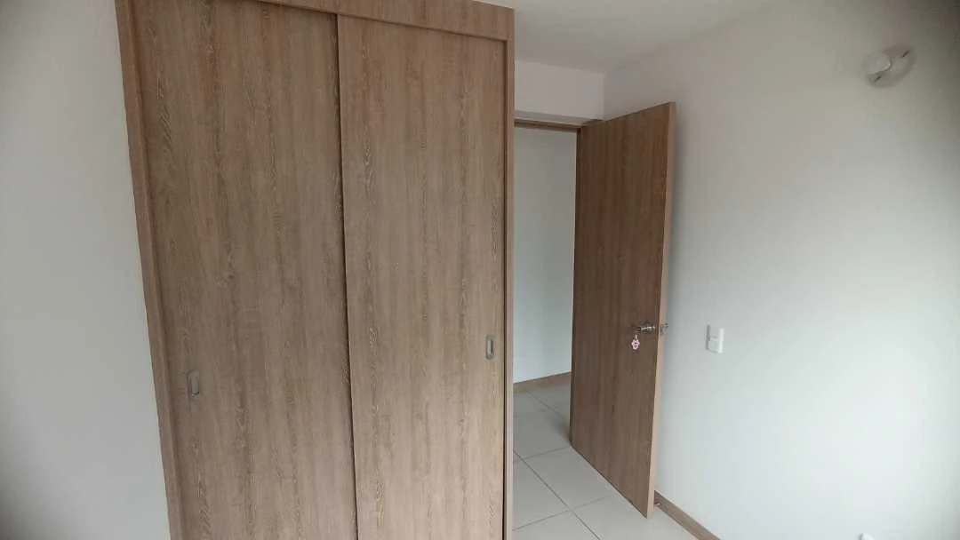 Se arrienda apto en sector al centro comercial  fabricato