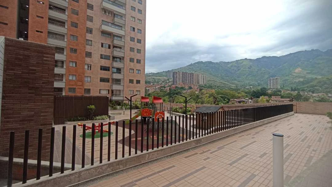 Se arrienda apto en sector al centro comercial  fabricato