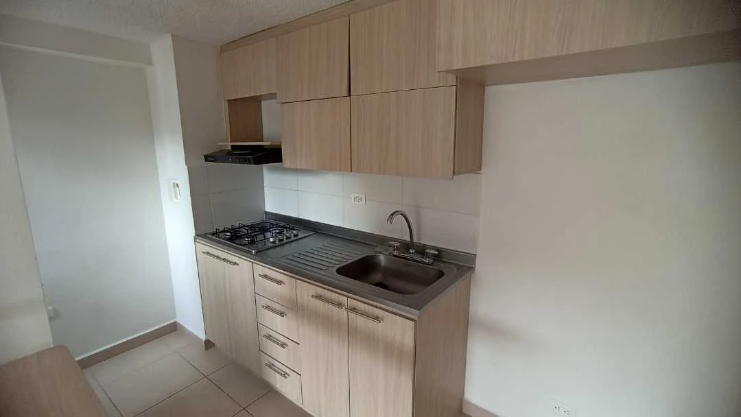 Se arrienda apartamento en sector amazonia