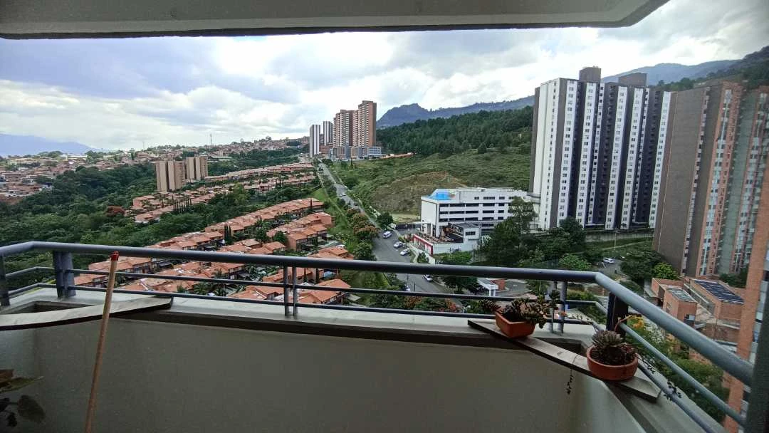 Se arrienda apartamento en sector amazonia
