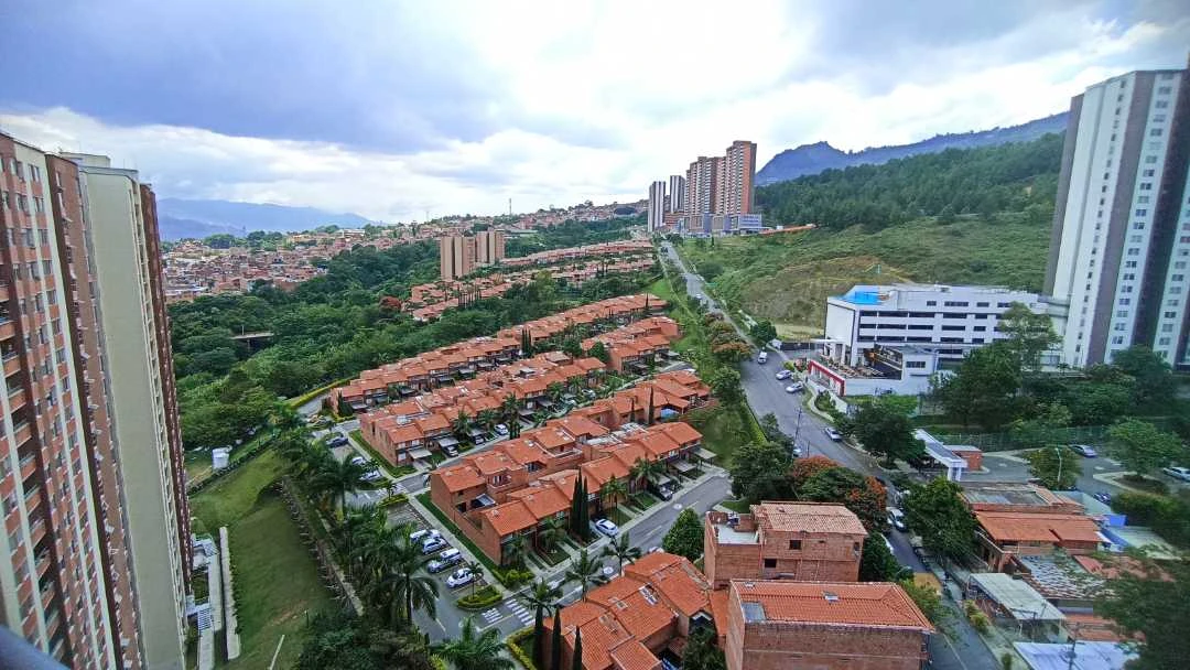 Se arrienda apartamento en sector amazonia