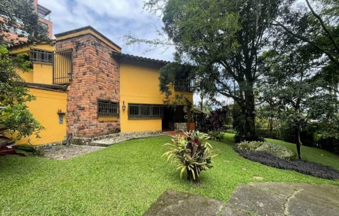 Casa en Arriendo loma de las brujas