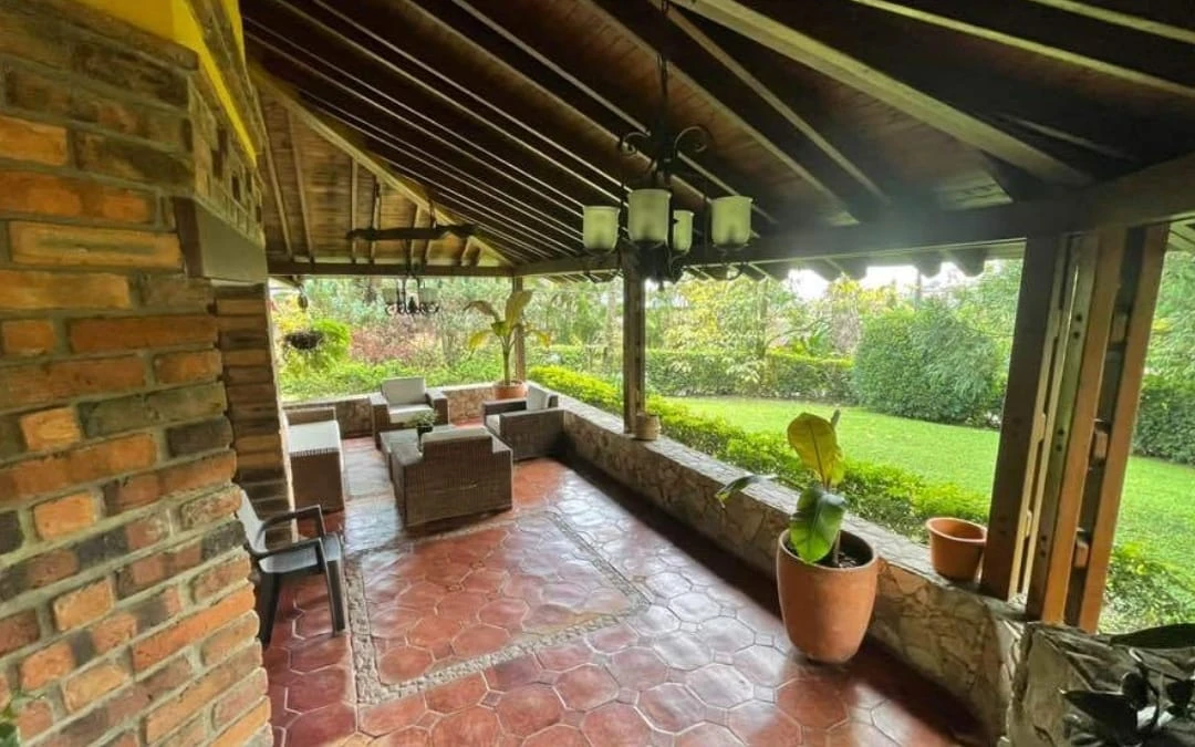 Casa en Arriendo loma de las brujas
