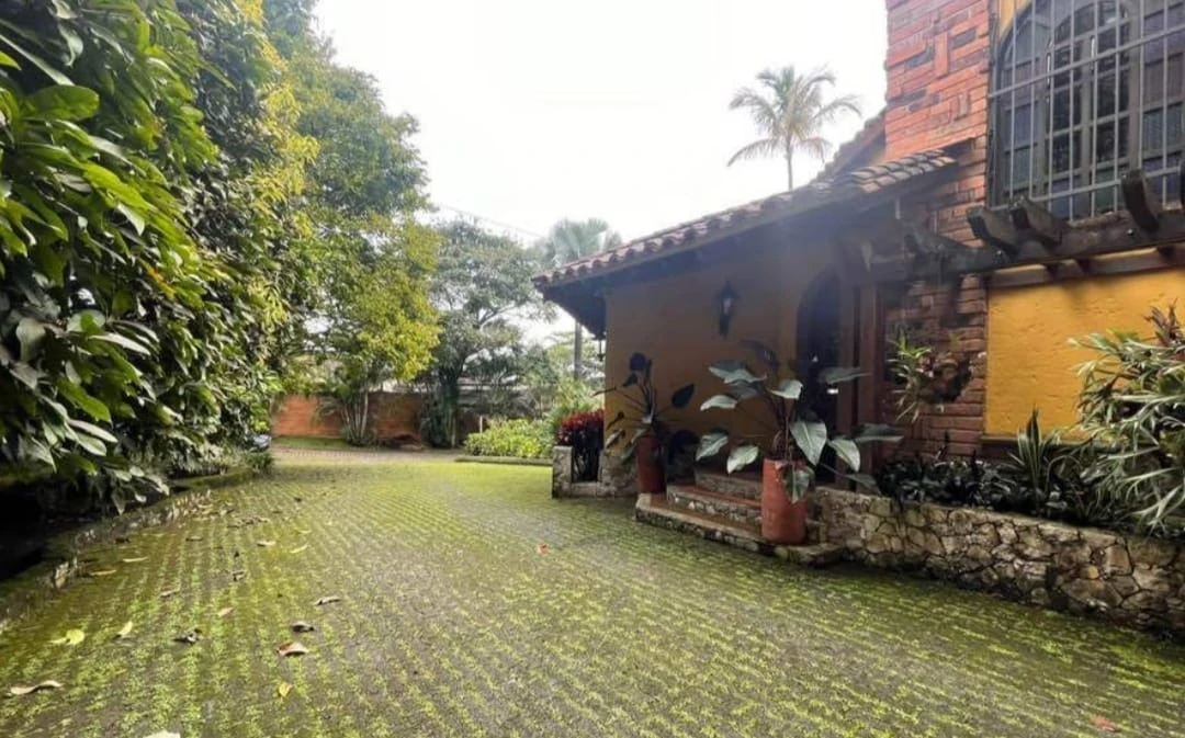Casa en Arriendo loma de las brujas