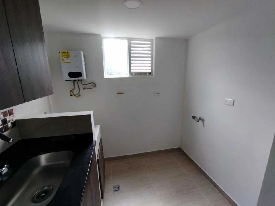 Apartamento en Arriendo cerca a la estación madera.