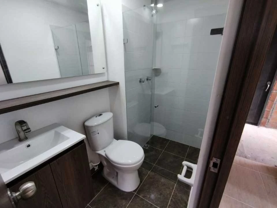 Apartamento en Arriendo cerca a la estación madera.