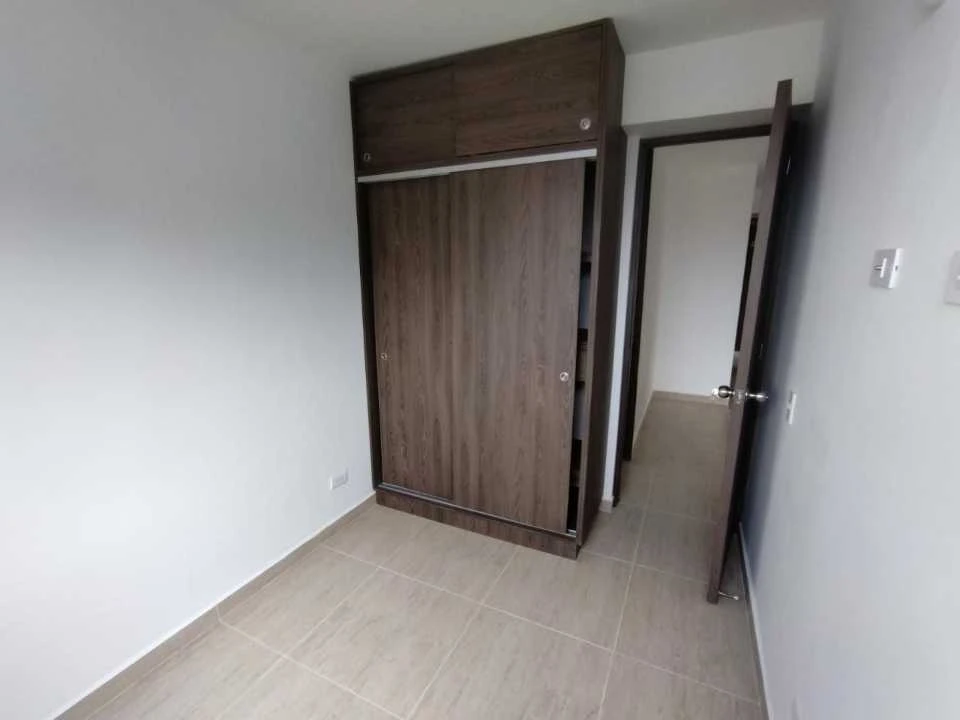 Apartamento en Arriendo cerca a la estación madera.