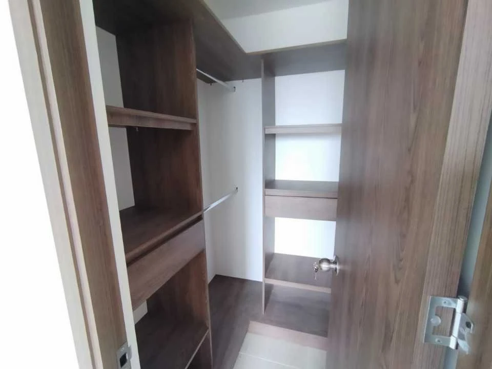 Apartamento en Arriendo cerca a la estación madera.