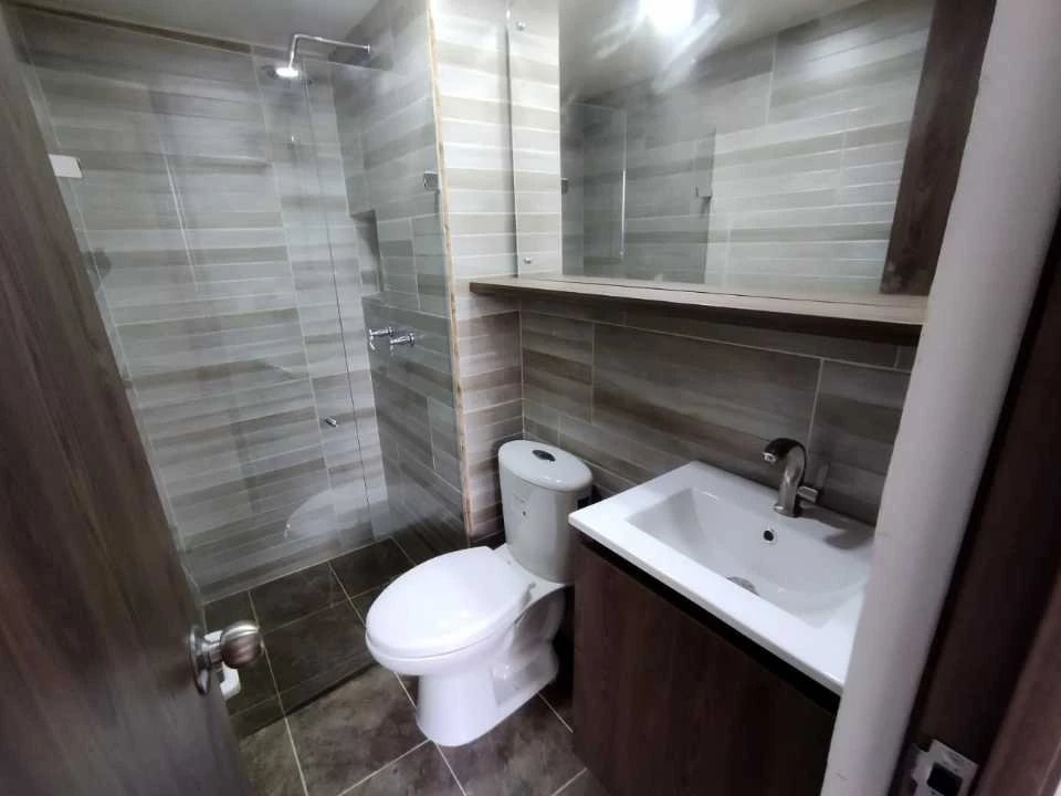 Apartamento en Arriendo cerca a la estación madera.
