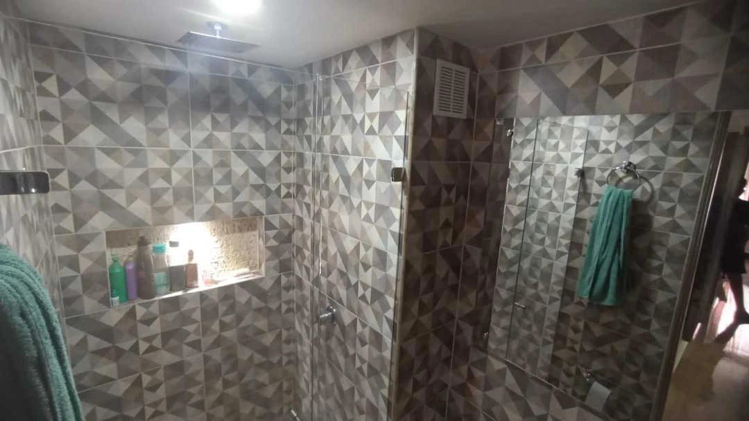 Se vende apartamento en torre Navarra cerca a niquia