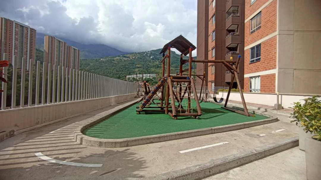 Se vende apartamento en torre Navarra cerca a niquia