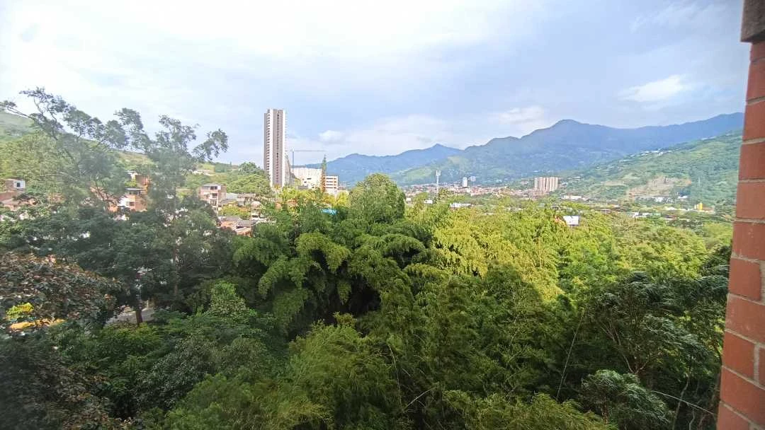 Se vende apartamento en torre Navarra cerca a niquia