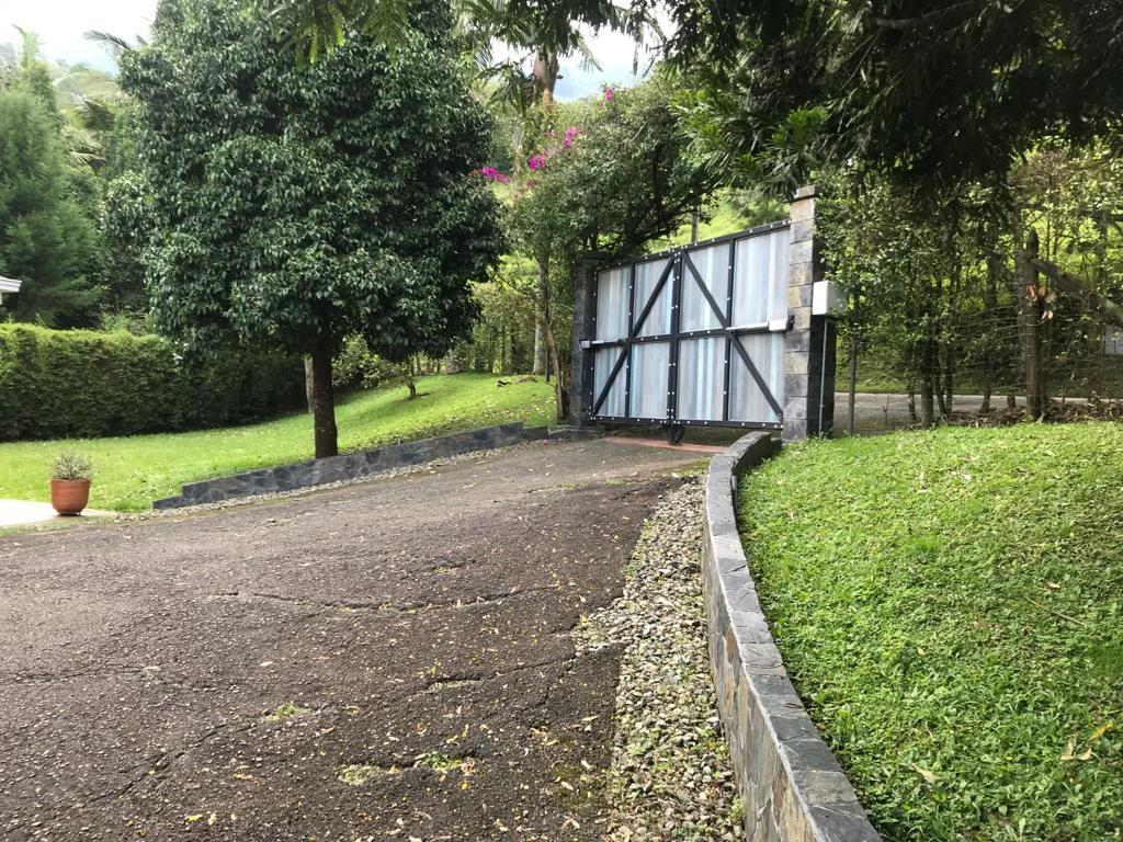 Casa Campestre en Arriendo Loma del Chocho Envigado
