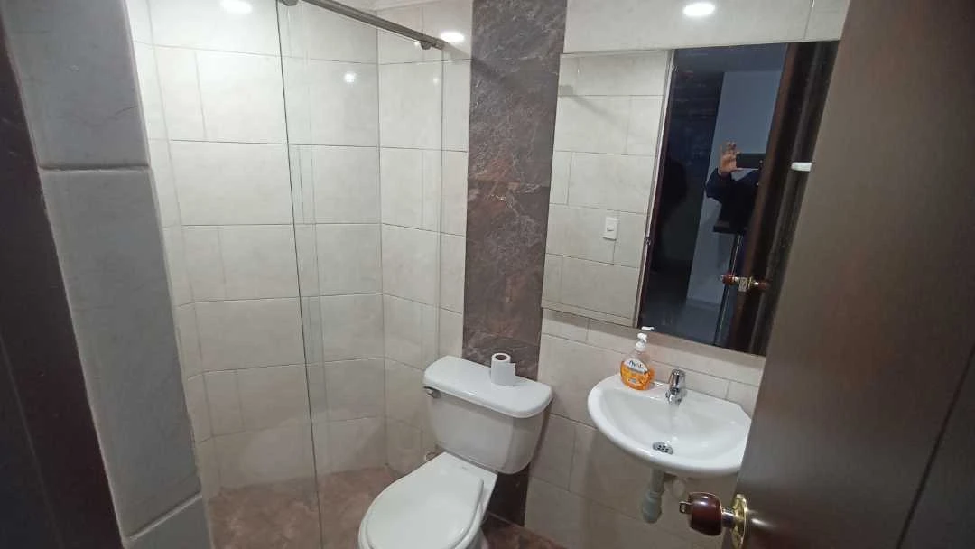 Se arrienda apto cerca ala estacion madera